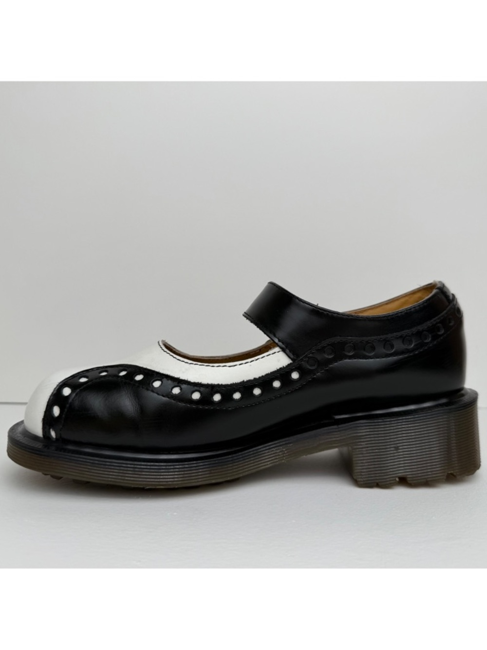 Vintage Dr. Martens England MIE Black White Wingtip Heel Mary Janes Shoes UK 4 - Picture 4 of 16